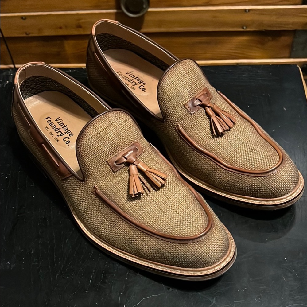 VINTAGE FOUNDRY LEATHER & WOVEN TASSEL LOAFER SIZE 9.5